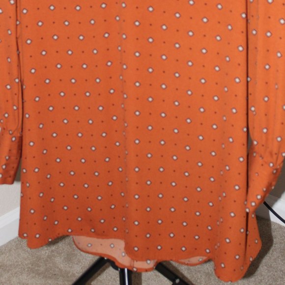 ✨ HOST PICK✨NWOT Patterned Dress w/ Cuffed Sleeves - Picture 5 of 6